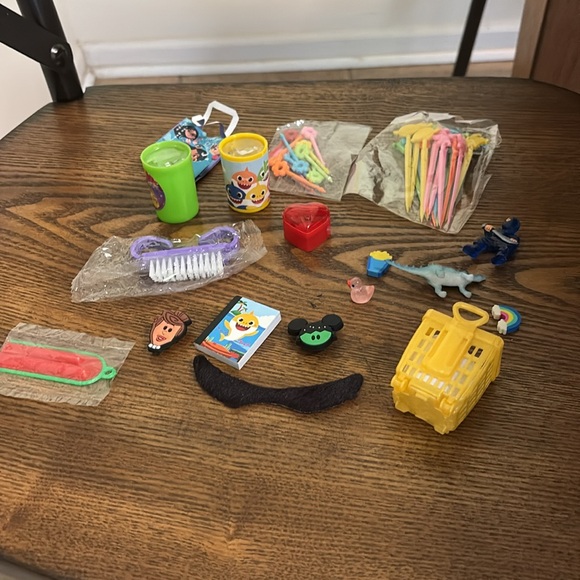 Bag of Goodies - Picture 2 of 3